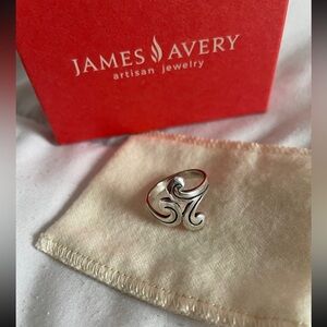 Retired James Avery Swirl Ring